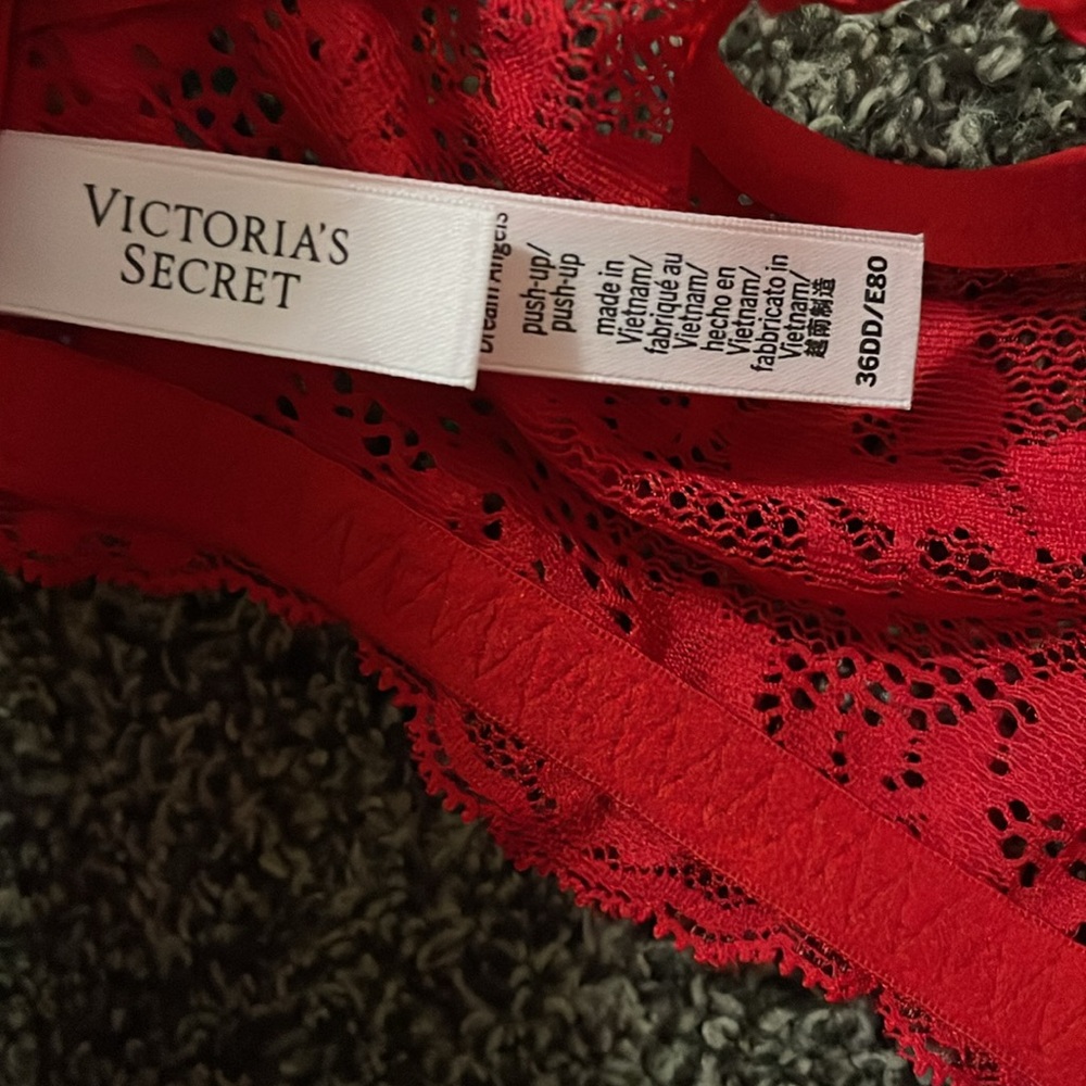 VS Bra - Picture 4 of 4